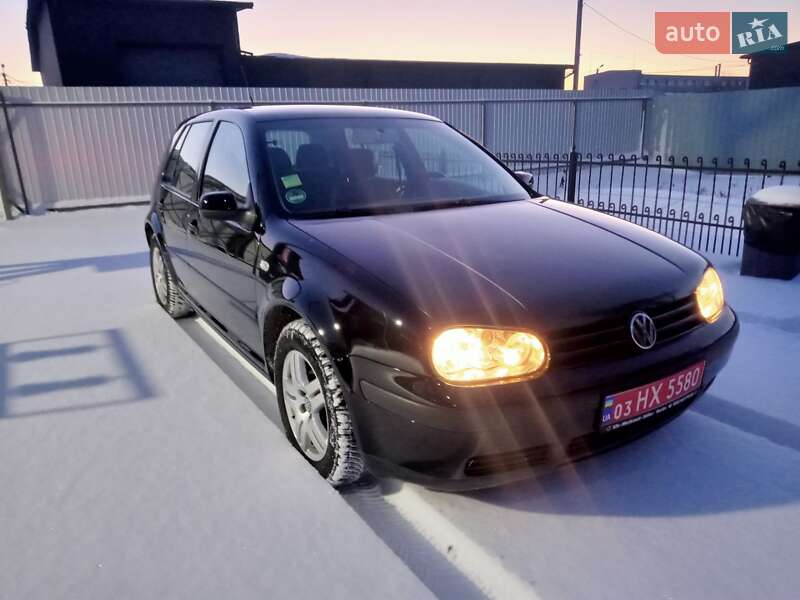 Хетчбек Volkswagen Golf 2003 в Тернополі