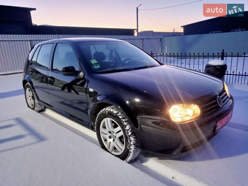 Хетчбек Volkswagen Golf 2003 в Тернополі