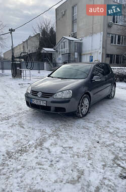 Хэтчбек Volkswagen Golf 2005 в Львове