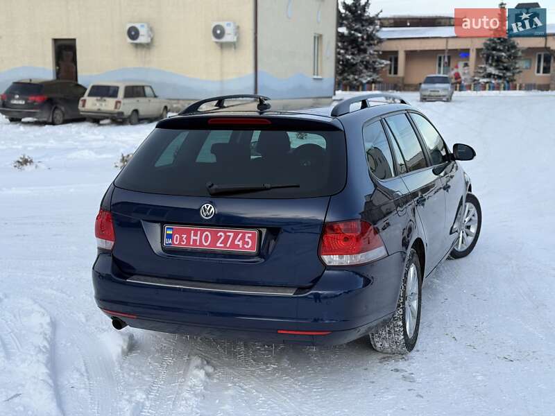 Универсал Volkswagen Golf 2012 в Сарнах