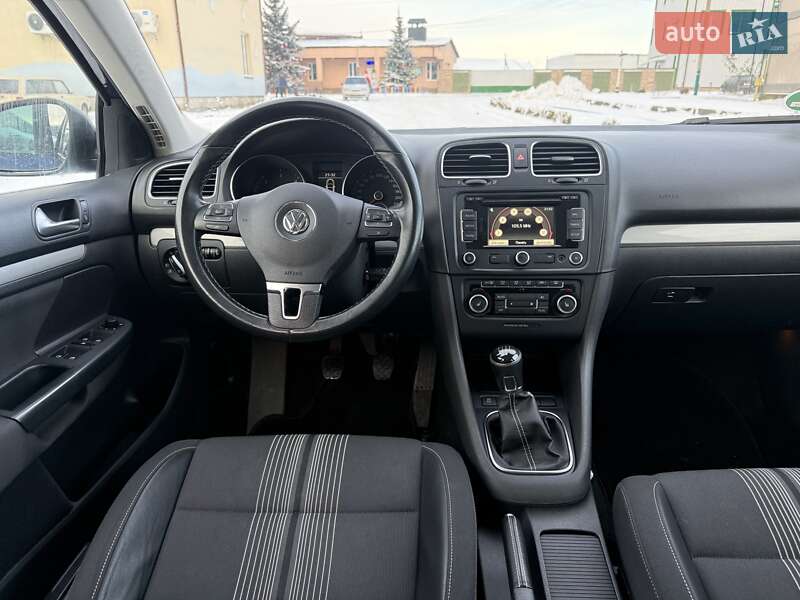 Универсал Volkswagen Golf 2012 в Сарнах