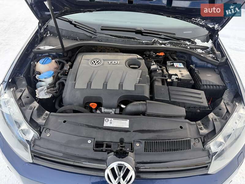 Универсал Volkswagen Golf 2012 в Сарнах