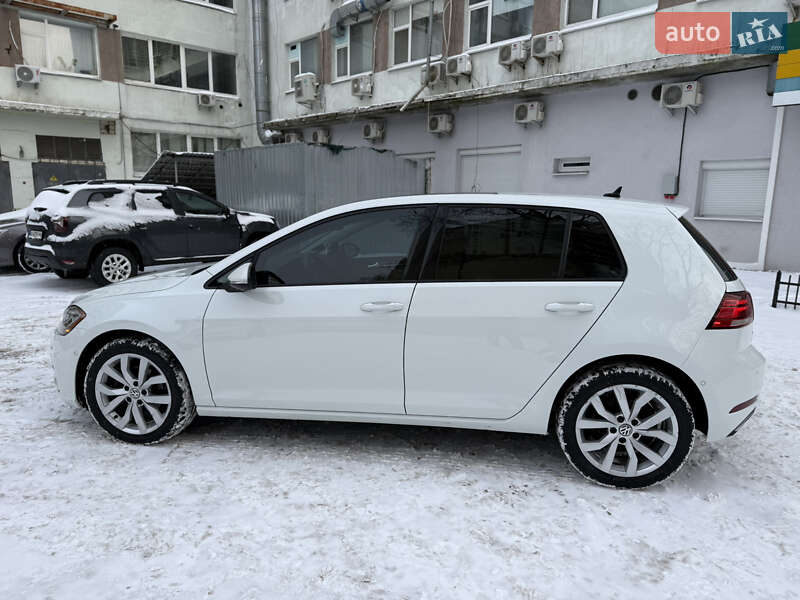 Хетчбек Volkswagen Golf 2018 в Києві