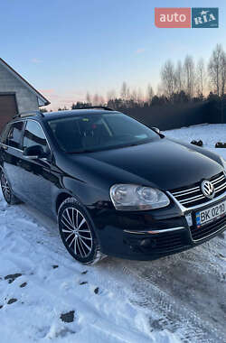 Універсал Volkswagen Golf 2009 в Вараші