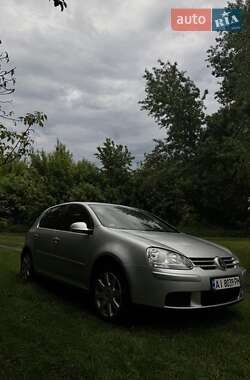 Хэтчбек Volkswagen Golf 2005 в Вышгороде