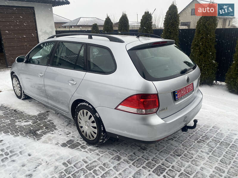 Універсал Volkswagen Golf 2009 в Любомлі