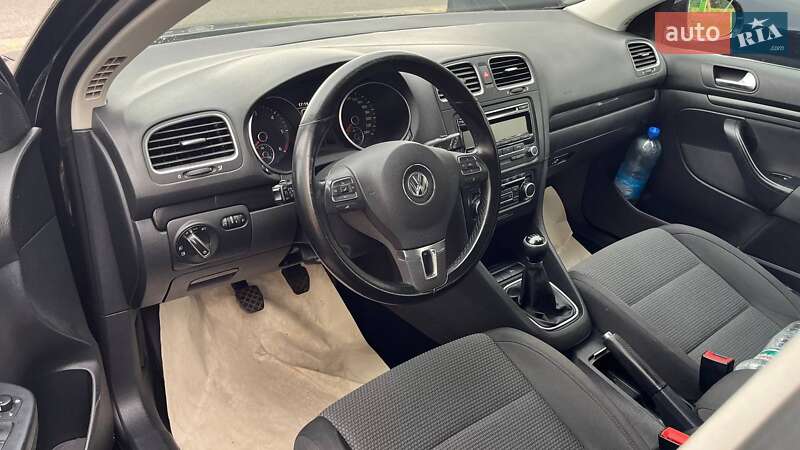 Универсал Volkswagen Golf 2009 в Киеве