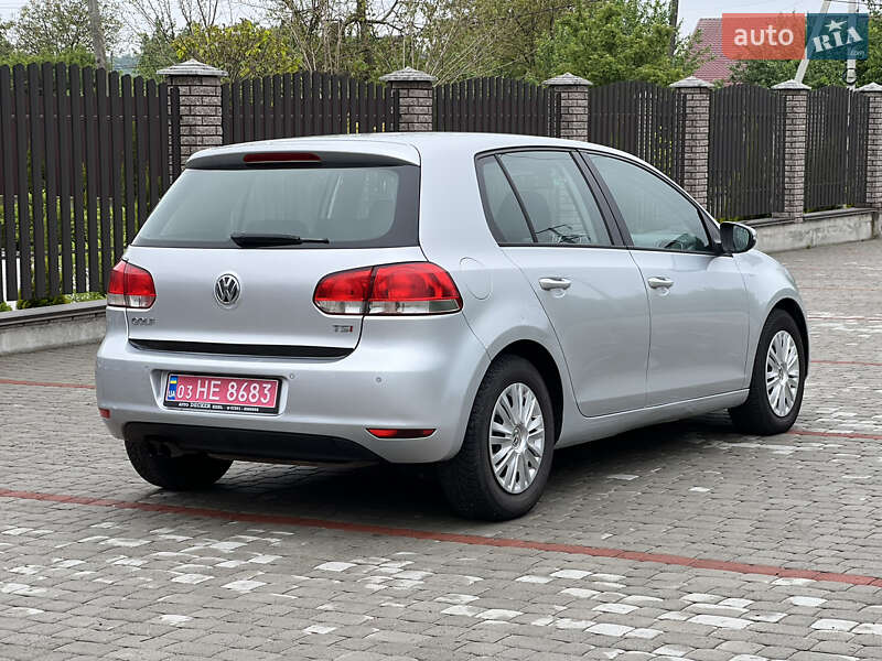 Хэтчбек Volkswagen Golf 2009 в Староконстантинове