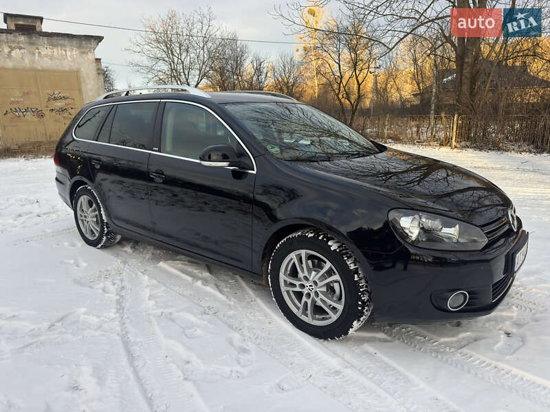 Универсал Volkswagen Golf 2012 в Калуше