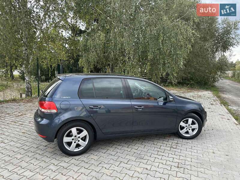 Хетчбек Volkswagen Golf 2011 в Стрию