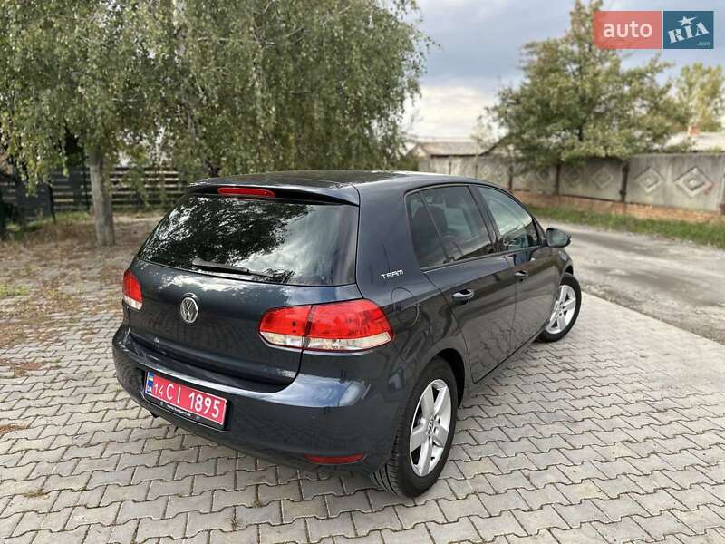 Хетчбек Volkswagen Golf 2011 в Стрию
