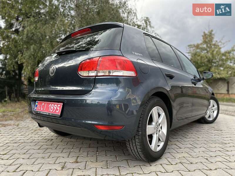 Хетчбек Volkswagen Golf 2011 в Стрию