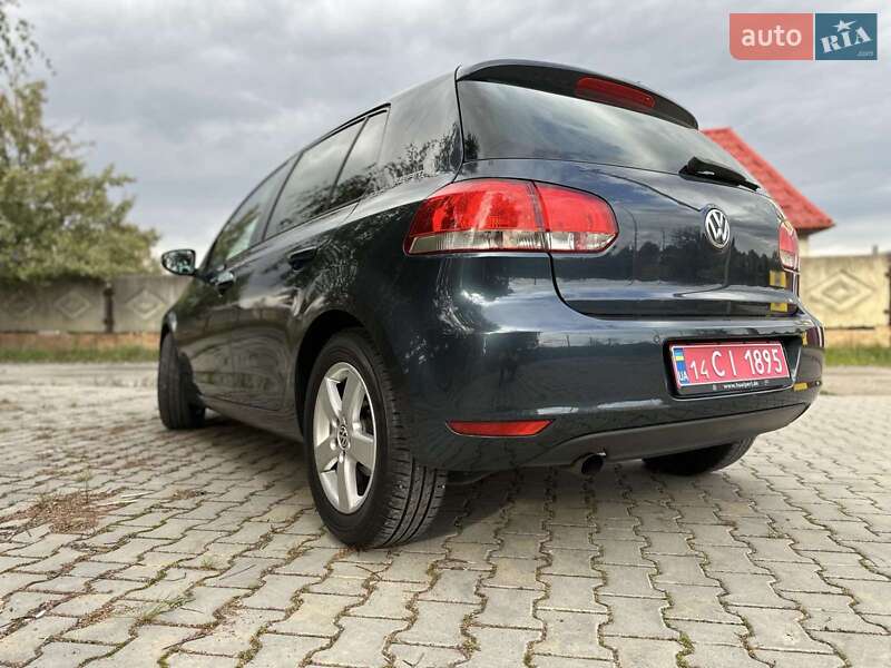 Хетчбек Volkswagen Golf 2011 в Стрию