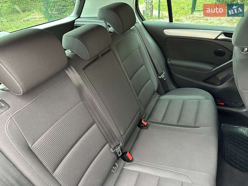 Хетчбек Volkswagen Golf 2011 в Стрию