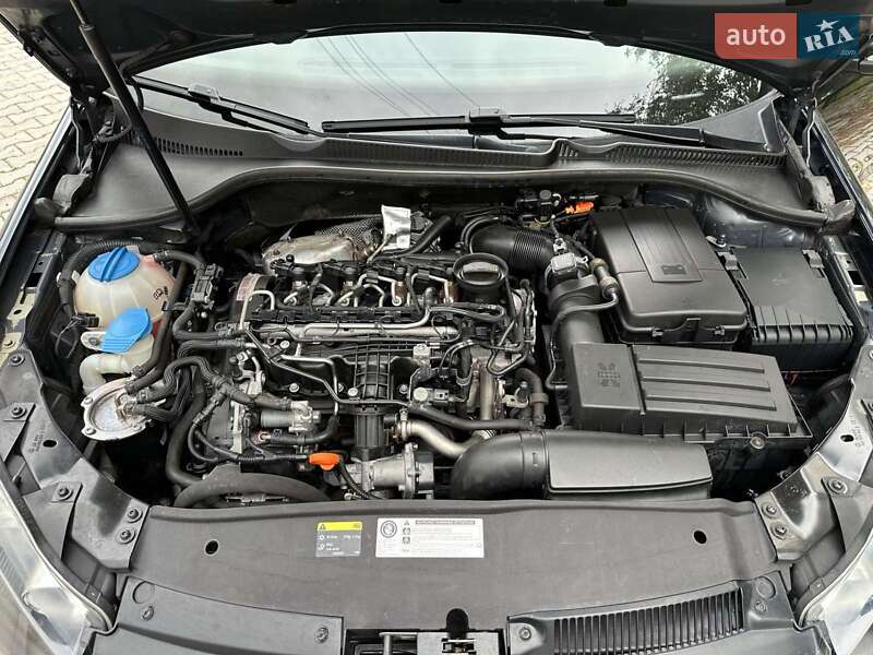 Хетчбек Volkswagen Golf 2011 в Стрию