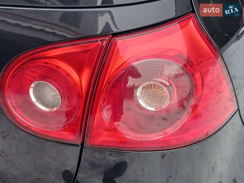 Хетчбек Volkswagen Golf 2006 в Тернополі