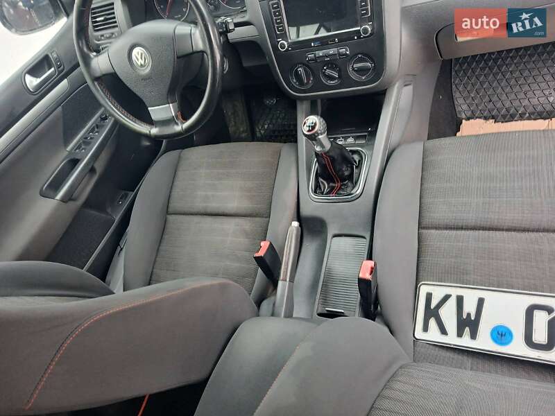 Хетчбек Volkswagen Golf 2006 в Тернополі