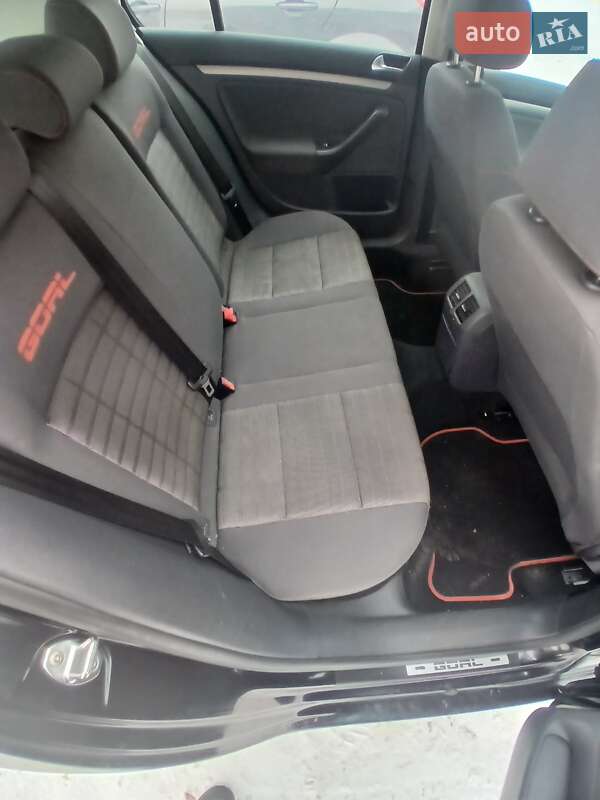 Хетчбек Volkswagen Golf 2006 в Тернополі