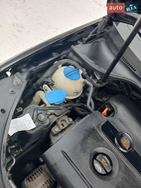 Хетчбек Volkswagen Golf 2006 в Тернополі