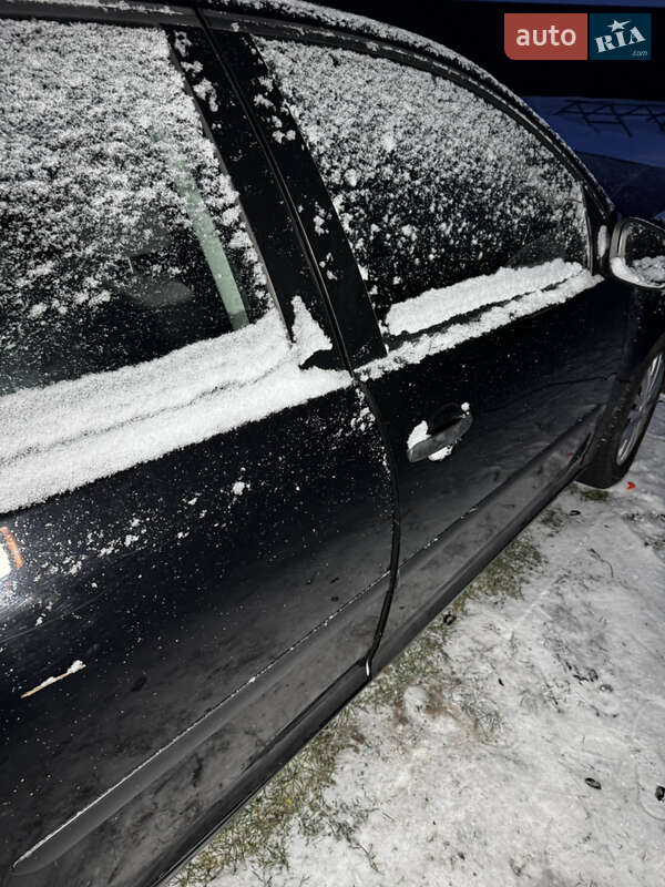 Хетчбек Volkswagen Golf 2008 в Луцьку