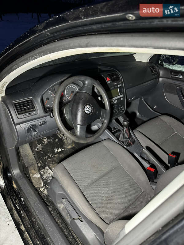 Хетчбек Volkswagen Golf 2008 в Луцьку