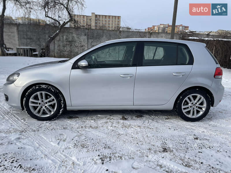 Хэтчбек Volkswagen Golf 2009 в Хмельницком