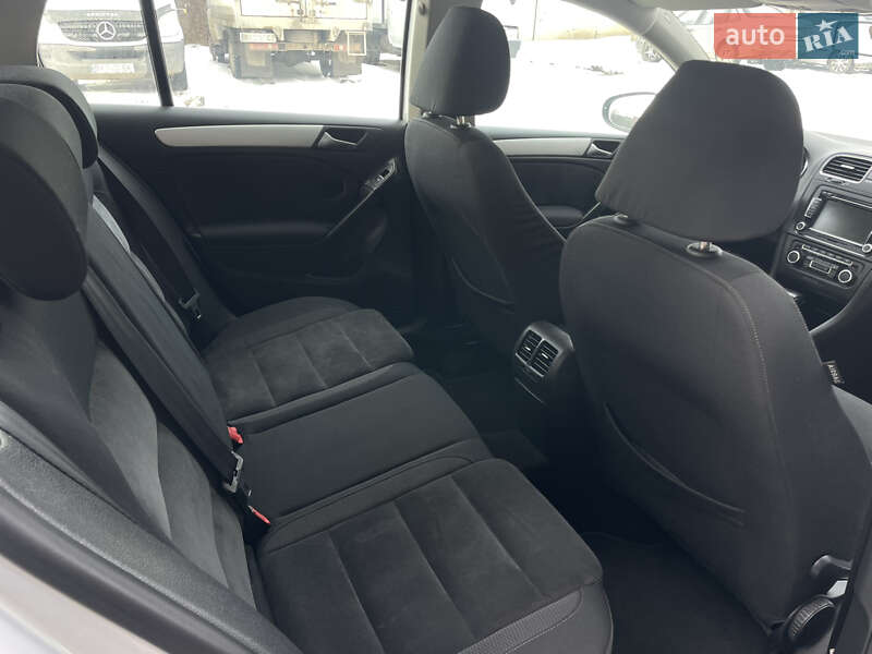 Хэтчбек Volkswagen Golf 2009 в Хмельницком