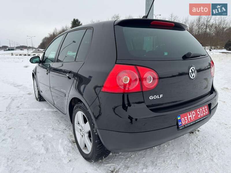 Хетчбек Volkswagen Golf 2008 в Львові