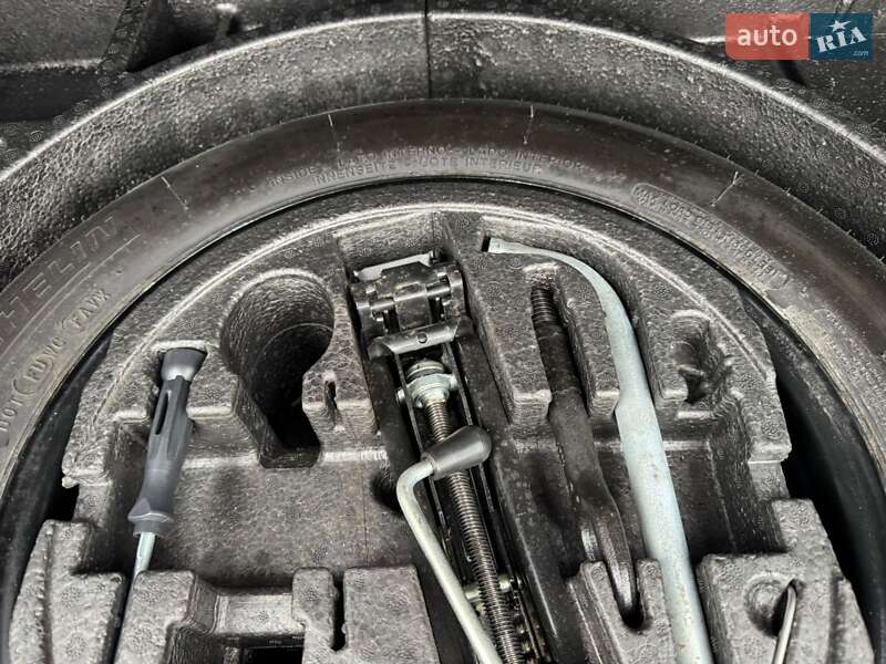 Хетчбек Volkswagen Golf 2008 в Львові