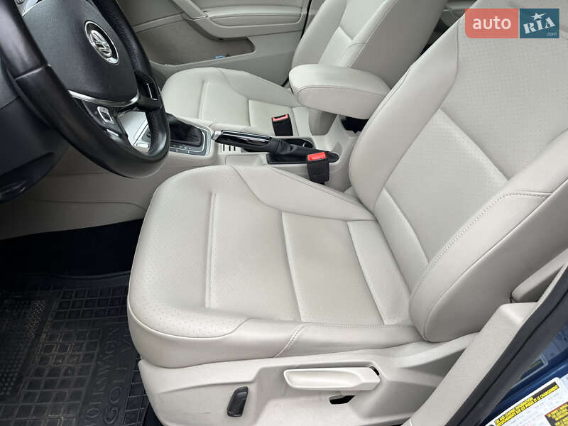 Хетчбек Volkswagen Golf 2017 в Вінниці