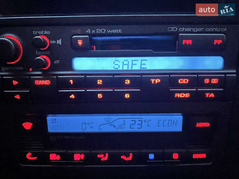 Хэтчбек Volkswagen Golf 1998 в Харькове