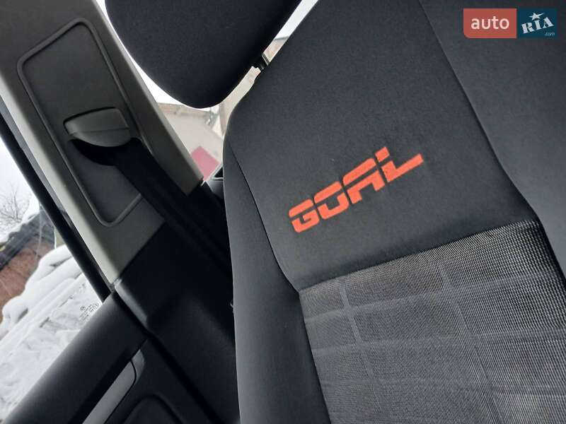 Хетчбек Volkswagen Golf 2006 в Тернополі