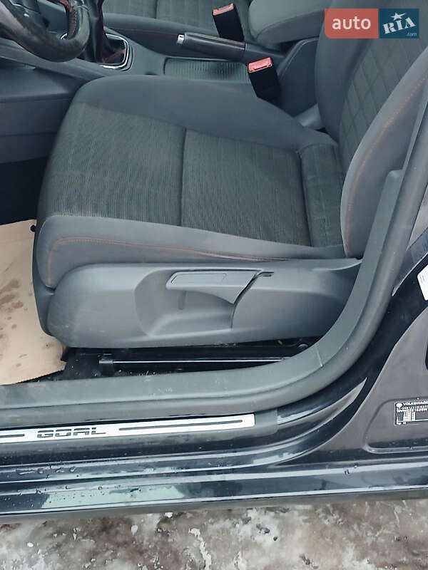 Хетчбек Volkswagen Golf 2006 в Тернополі