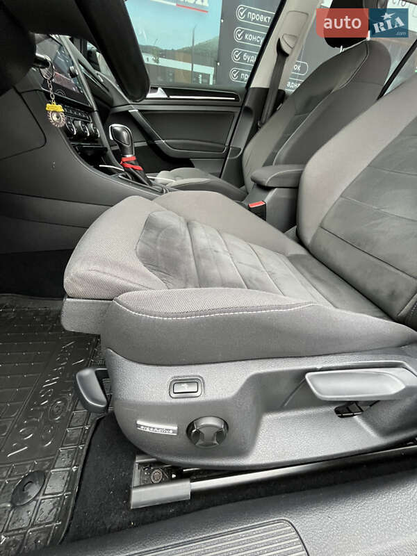 Универсал Volkswagen Golf 2017 в Львове