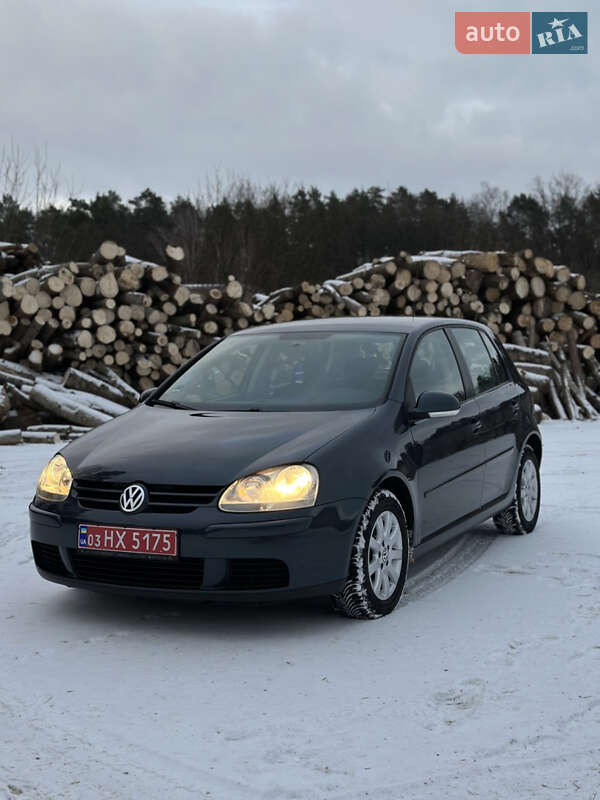 Хетчбек Volkswagen Golf 2008 в Луцьку