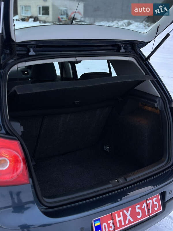 Хетчбек Volkswagen Golf 2008 в Луцьку