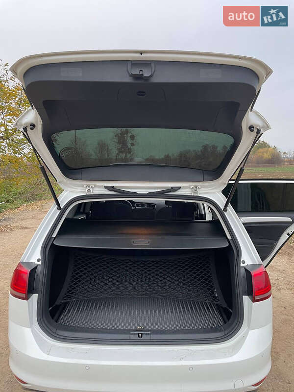 Универсал Volkswagen Golf 2015 в Львове