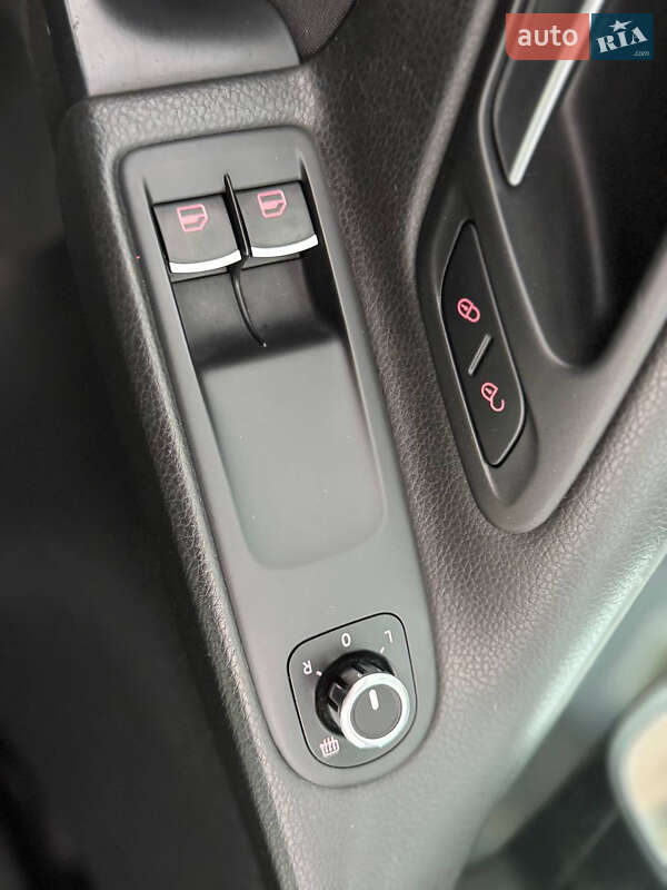 Хетчбек Volkswagen Golf 2010 в Дрогобичі