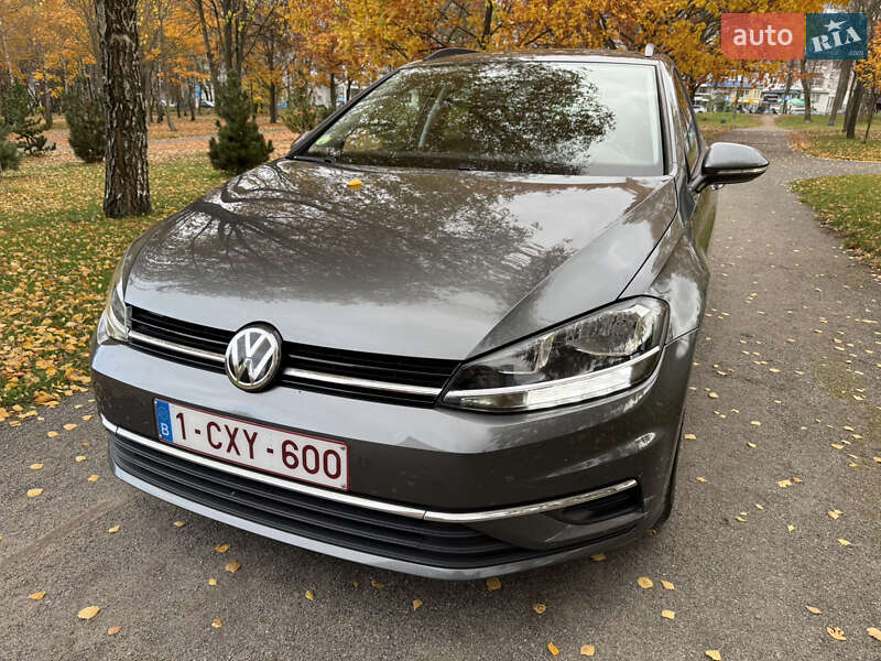 Універсал Volkswagen Golf 2018 в Хмельницькому