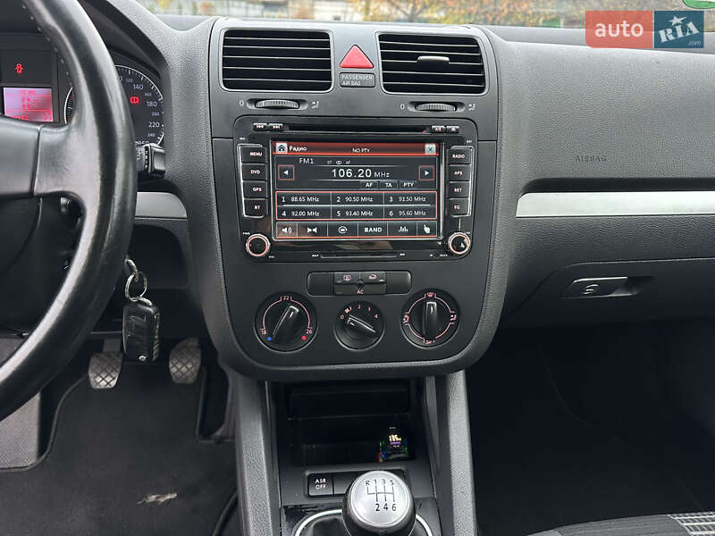 Хэтчбек Volkswagen Golf 2008 в Дунаевцах