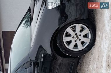 Хэтчбек Volkswagen Golf 2005 в Миргороде