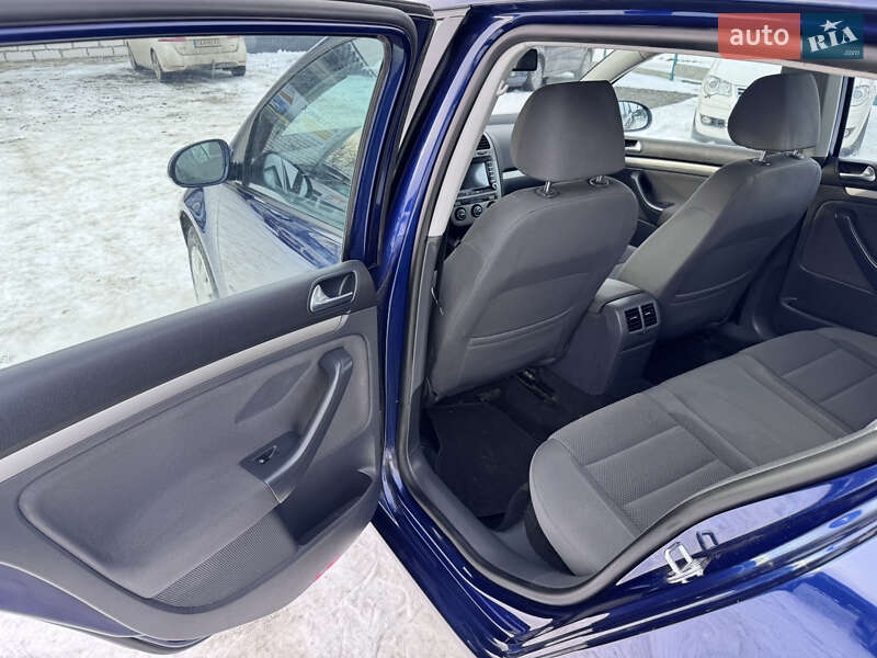 Хетчбек Volkswagen Golf 2007 в Звенигородці