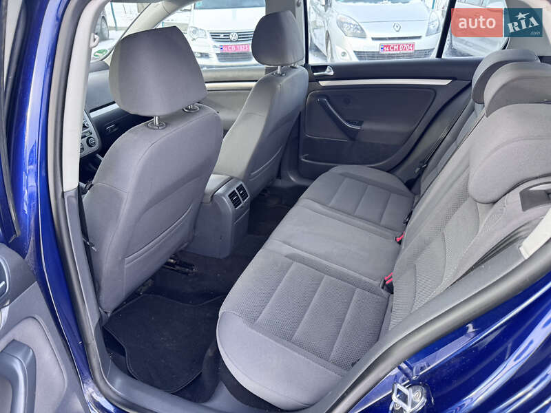 Хетчбек Volkswagen Golf 2007 в Звенигородці