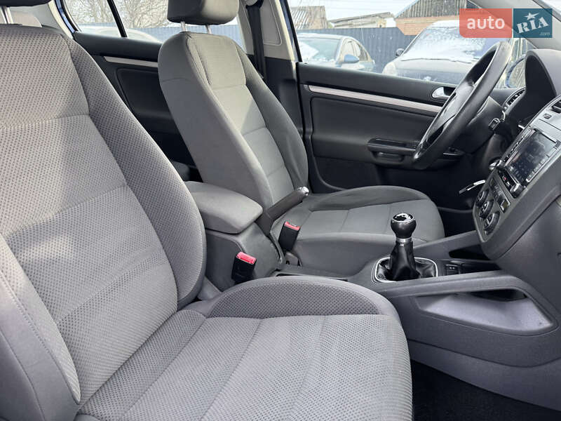 Хетчбек Volkswagen Golf 2007 в Звенигородці