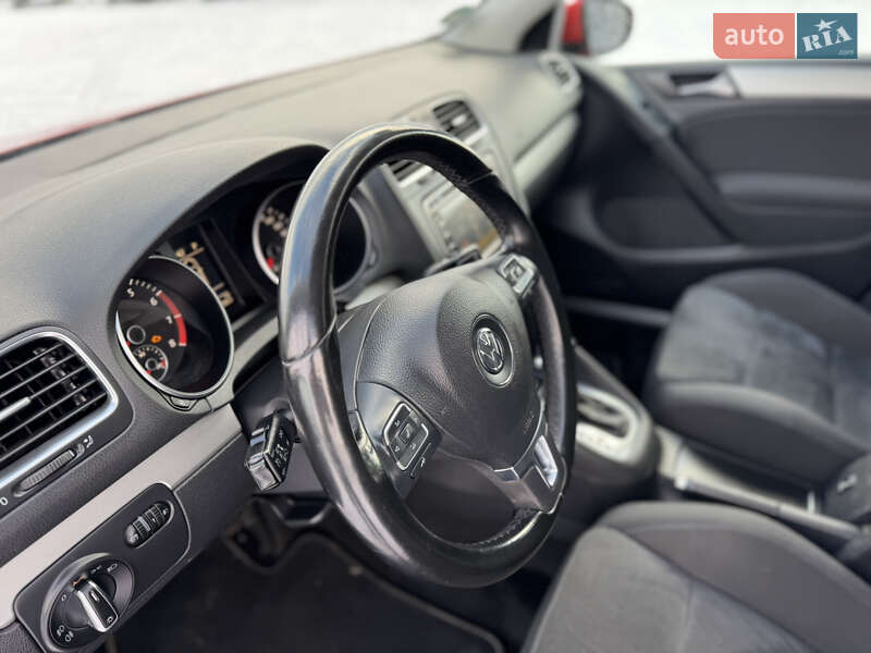Хетчбек Volkswagen Golf 2009 в Луцьку