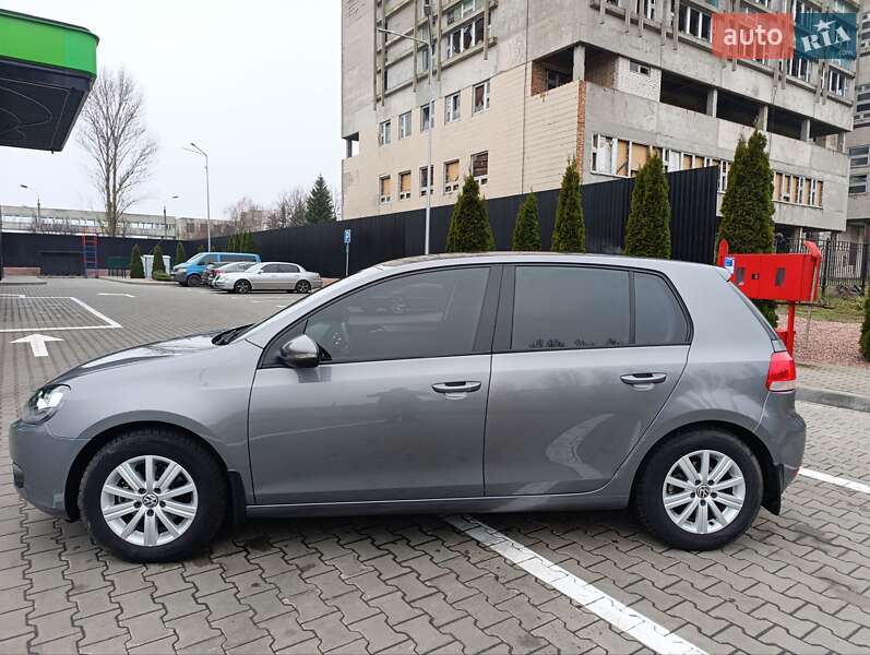 Хэтчбек Volkswagen Golf 2012 в Черкассах