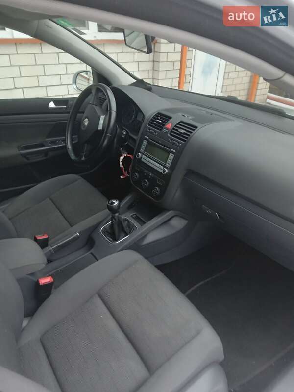 Хэтчбек Volkswagen Golf 2007 в Луцке