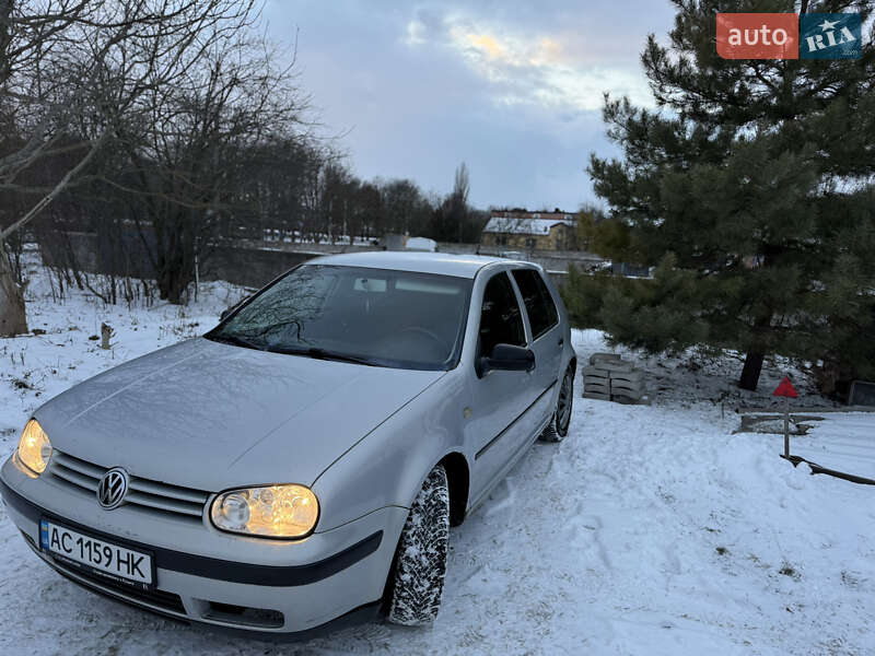 Хэтчбек Volkswagen Golf 2000 в Луцке