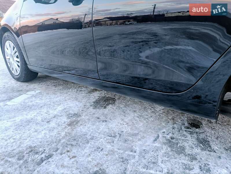 Хэтчбек Volkswagen Golf 2009 в Дубно