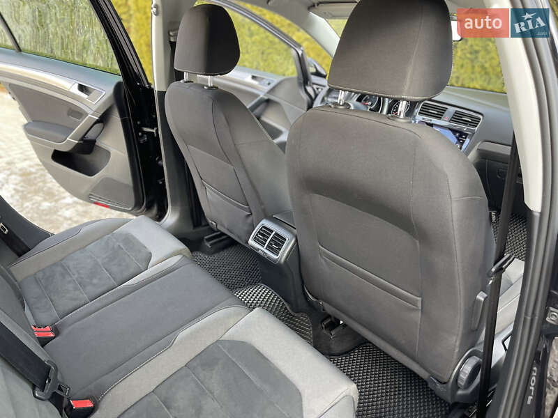 Універсал Volkswagen Golf 2018 в Самборі